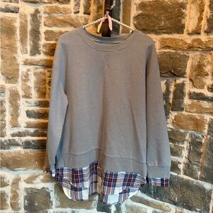 Free assembly Gray Sweatshirt with Plaid Hem size large